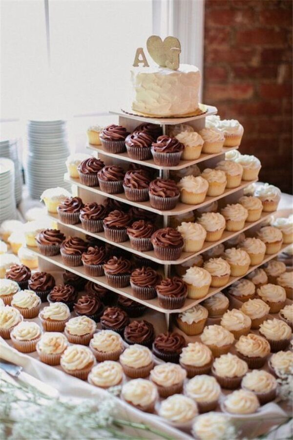 White or Chocolate Cupcakes